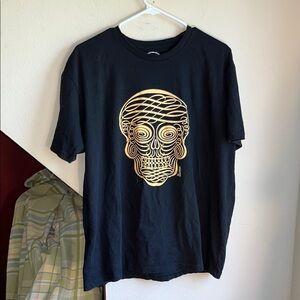 Skull‎ Design Black and Gold Graphic T-Shirt XL